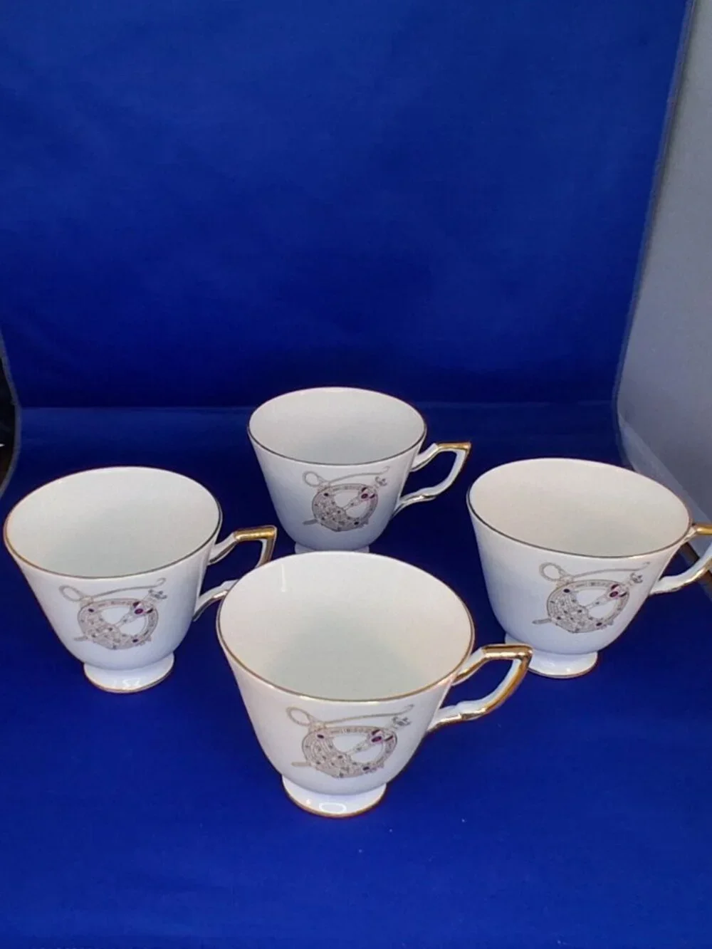 Royal Tara Fine Bone China 6 Pc Set/4 Teacups 2 Saucers Celtic Tara Brooch Eire